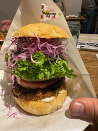20cm high veggie burger